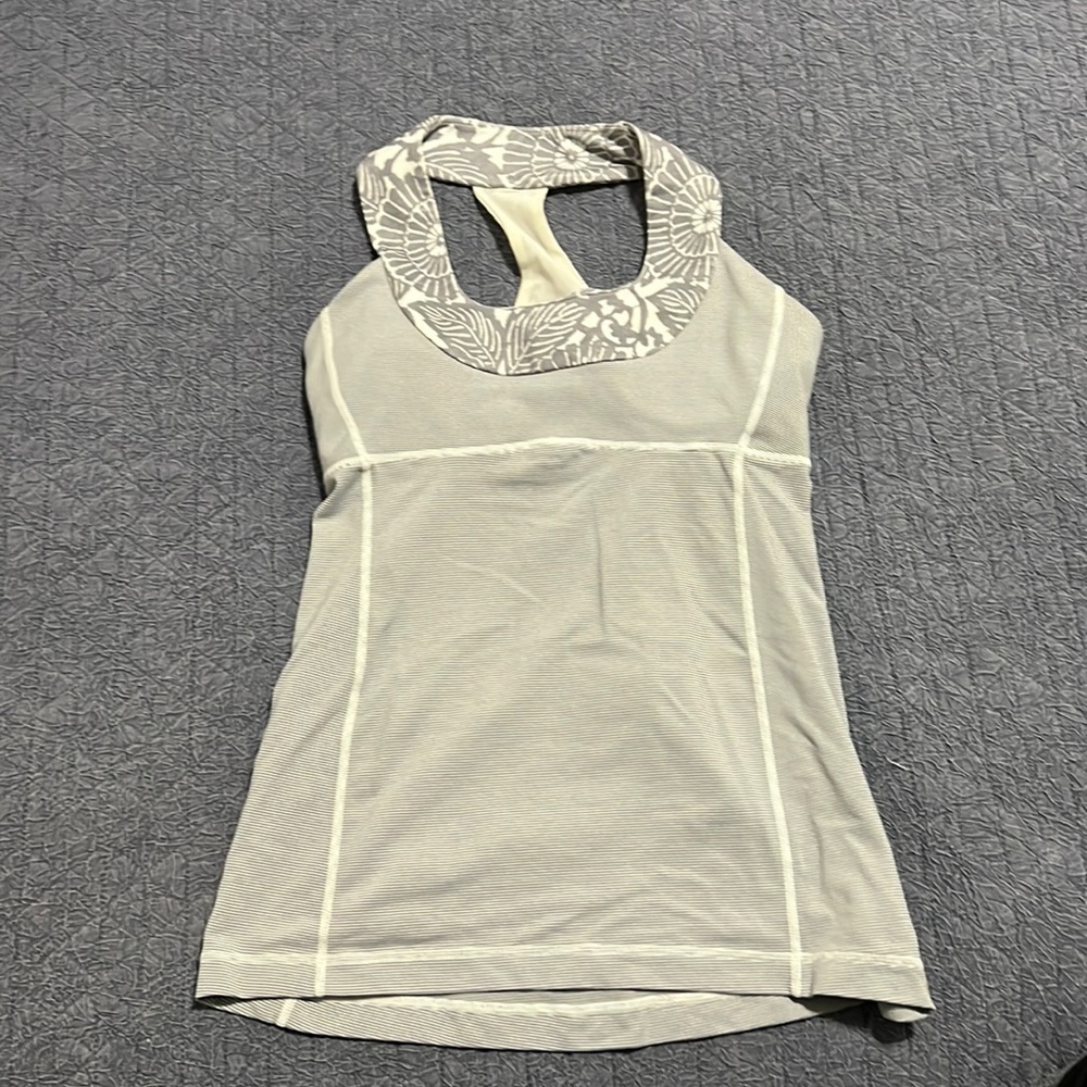 Lululemon Scoop Tank Top, Size 6 gray and White